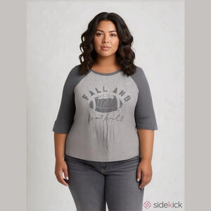 Torrid Womens Raglan Sleeve Top Plus Size 2X 3/4 Sleeve Round Neck Football